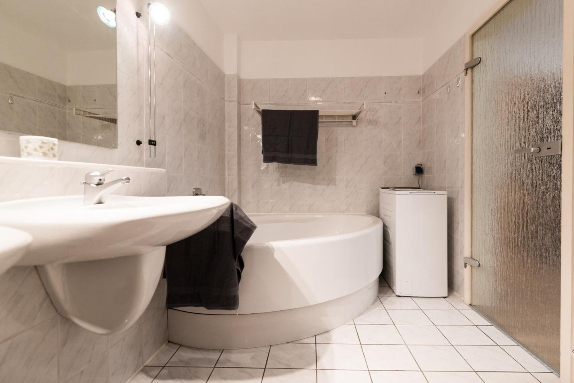 Ferienwohnung In Hamelner Innenstadt ฮาเมลน์ ภายนอก รูปภาพ